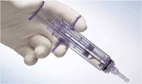 Surgical sealant applicator syringe